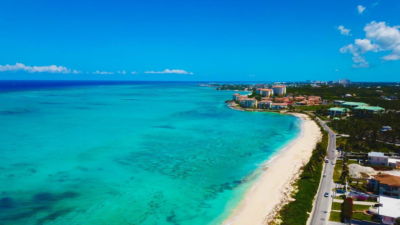 Four Bedroom Oceanfront Villa Nassau Esterno foto