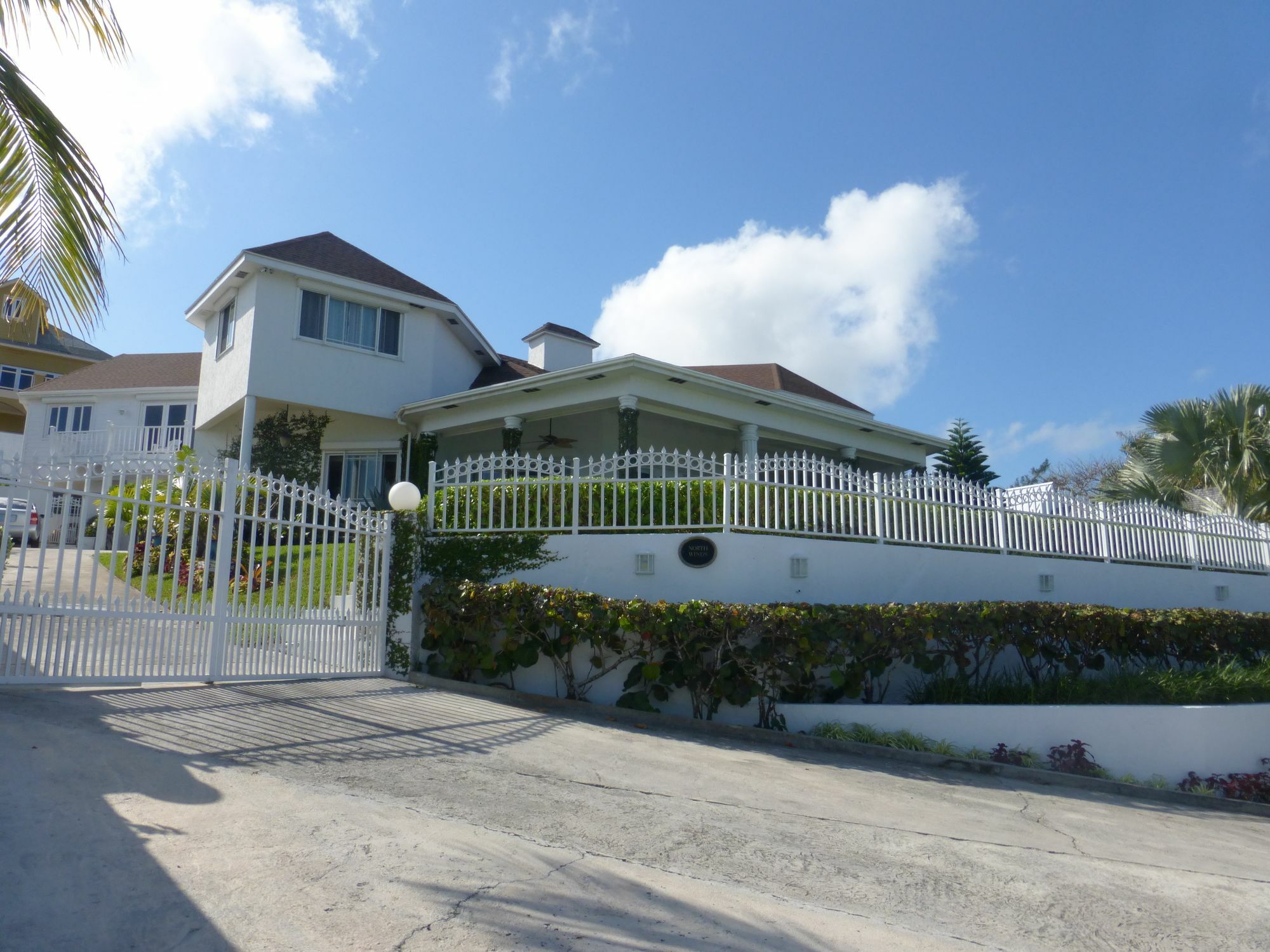 Four Bedroom Oceanfront Villa Nassau Esterno foto